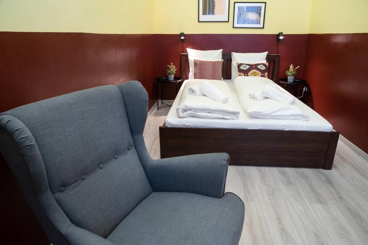 And Large Ac Away From Apartamento