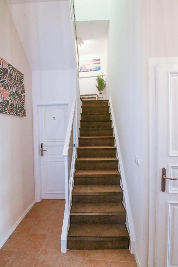 Palms Apartament *