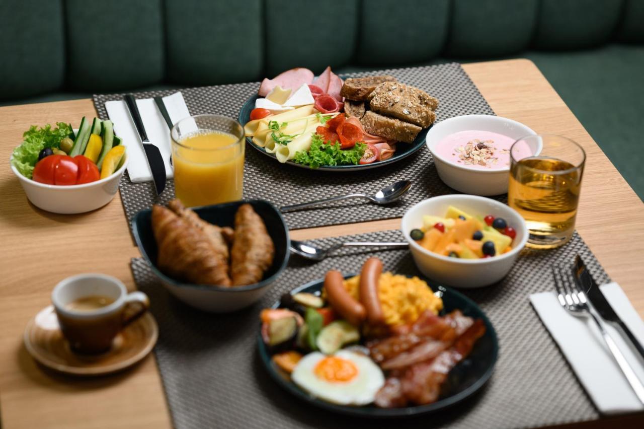 Oktogon Haggenmacher By Continental Group Hotell 4*