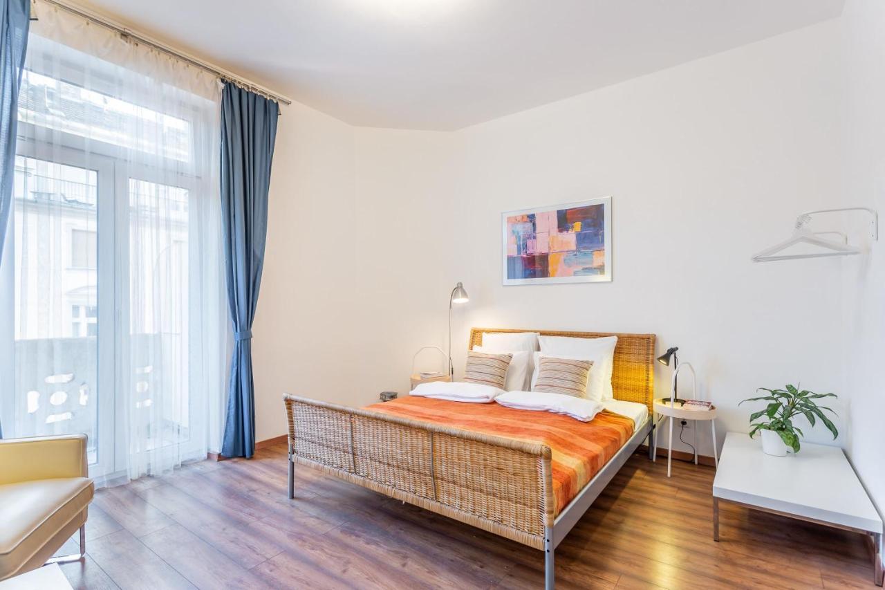 Extra New * Budapest
