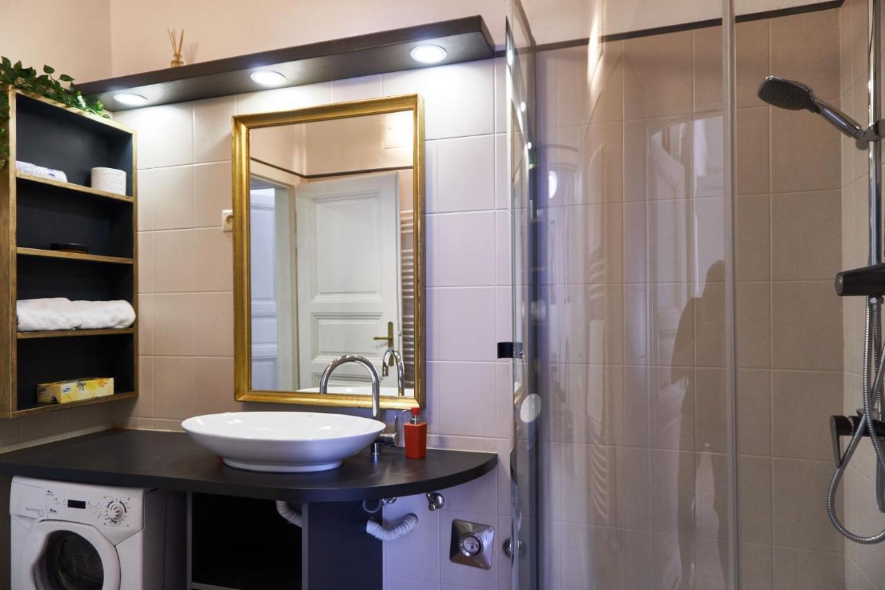 Ili Apartment