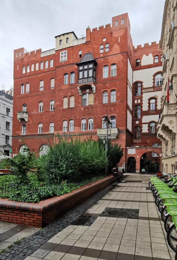 Ili Apartment *
