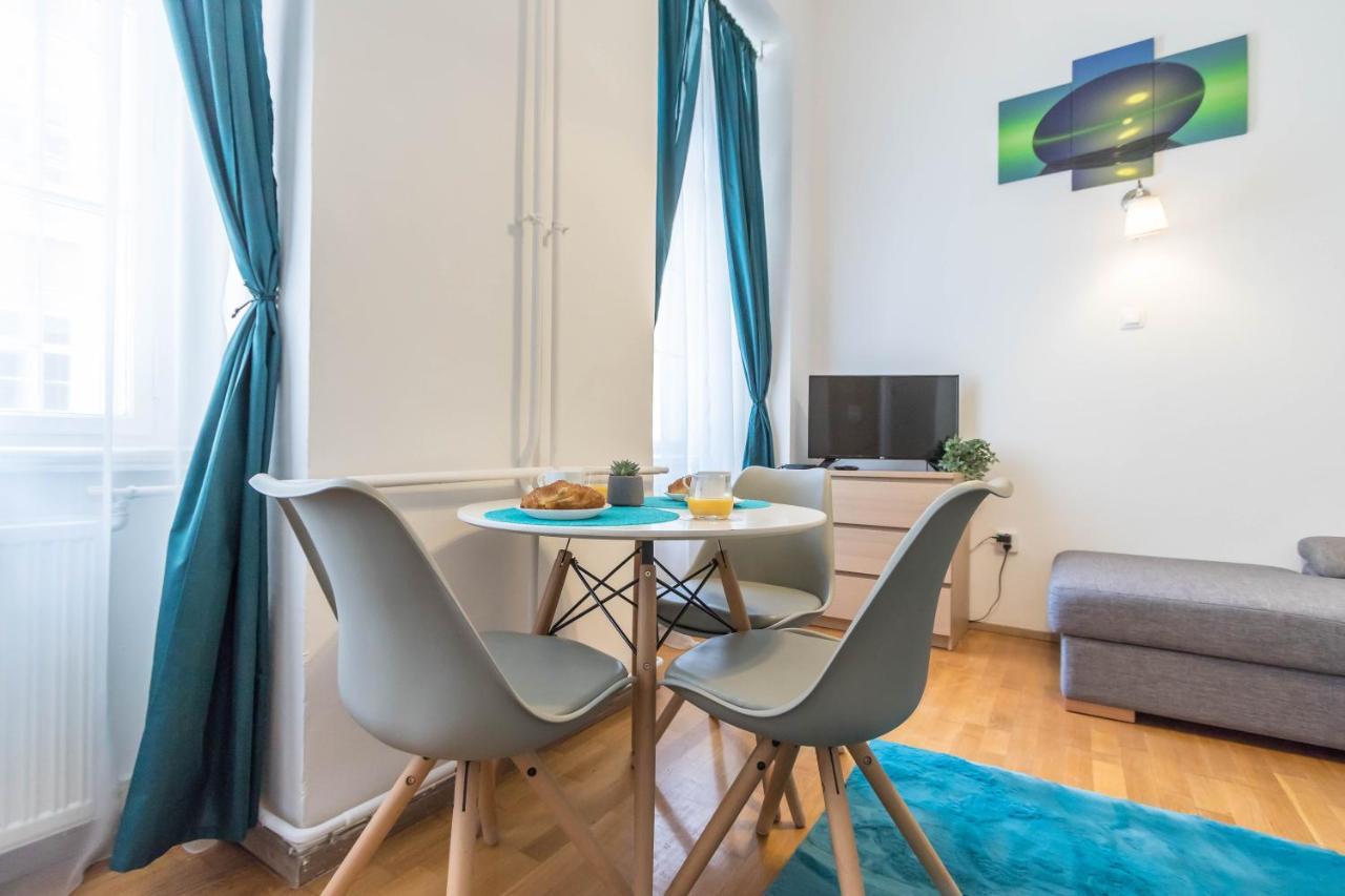 Adele's Close To Danube And Fashion Street Apartmán *