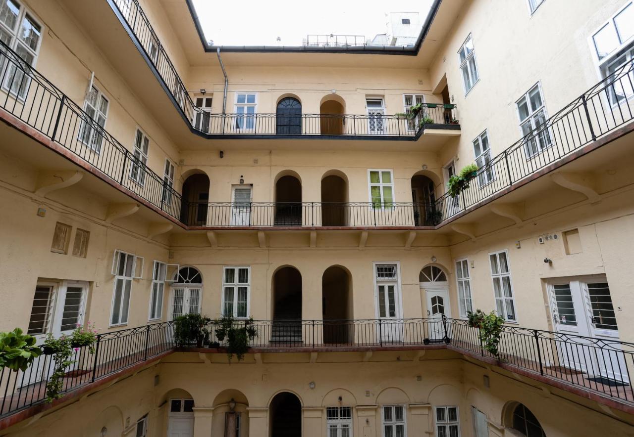 Chain Bridge Center Dorothea Apartamento Budapest