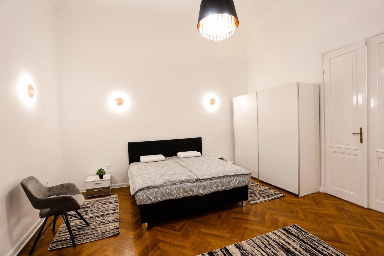 Chain Bridge Center Dorothea Apartamento *