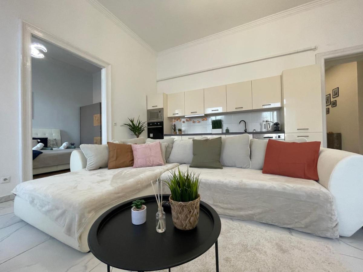 Luxury Riverside Panorama Apartment