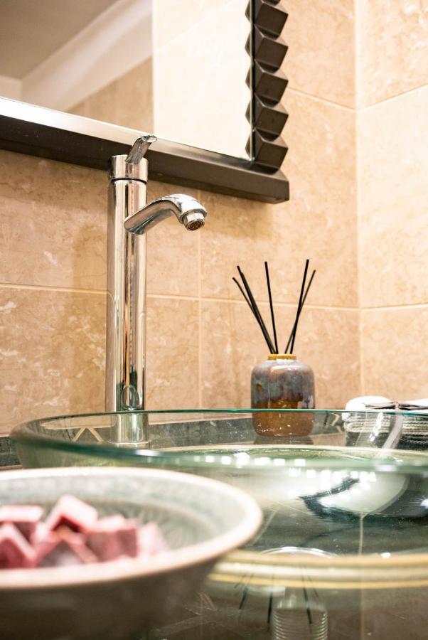 Free Parking! Soho 101, 4 Ppl, Ac, Superfast Wifi, Tv