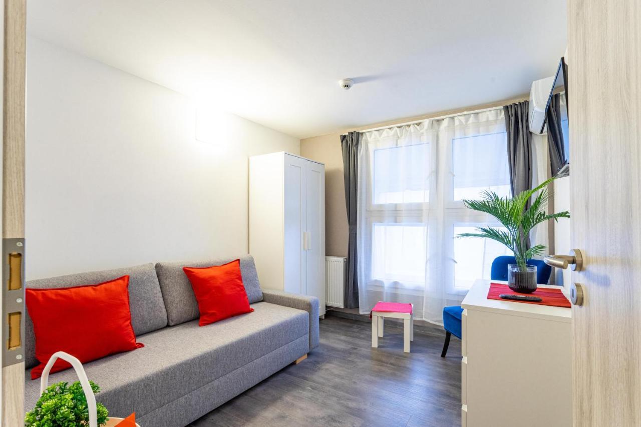 Rakoczi 4 Bedroom Centre Apartment *