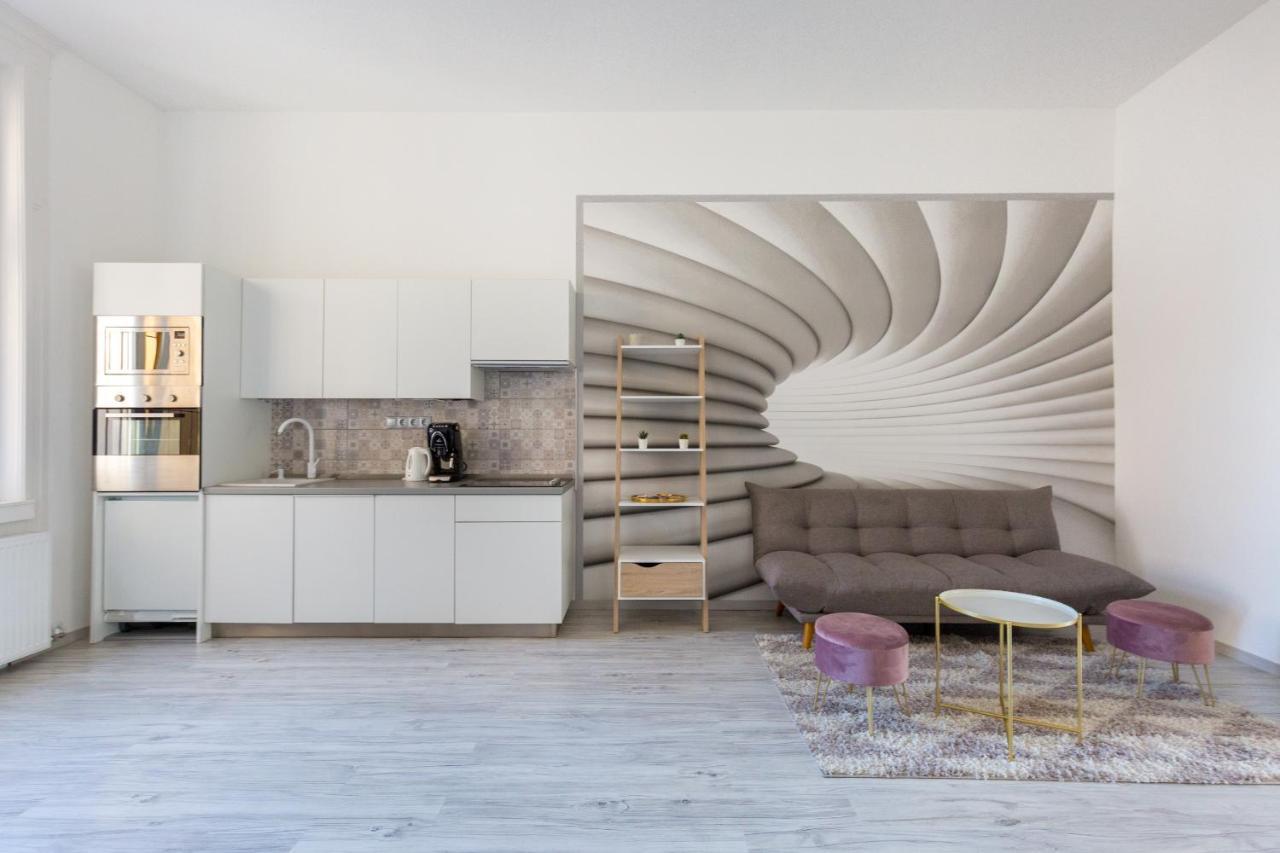 Apartamento Designer On The Broadway With 2br And Ac Budapest