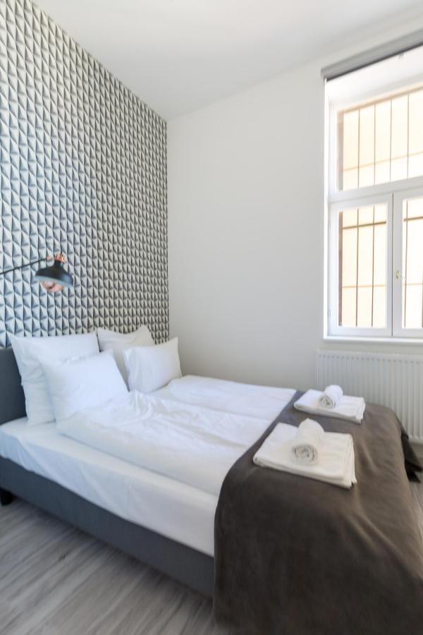 Apartamento Designer On The Broadway With 2br And Ac Budapest