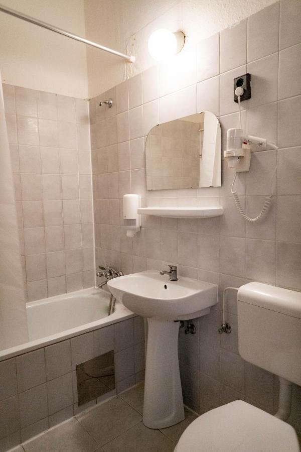 Equity Point Hostal *