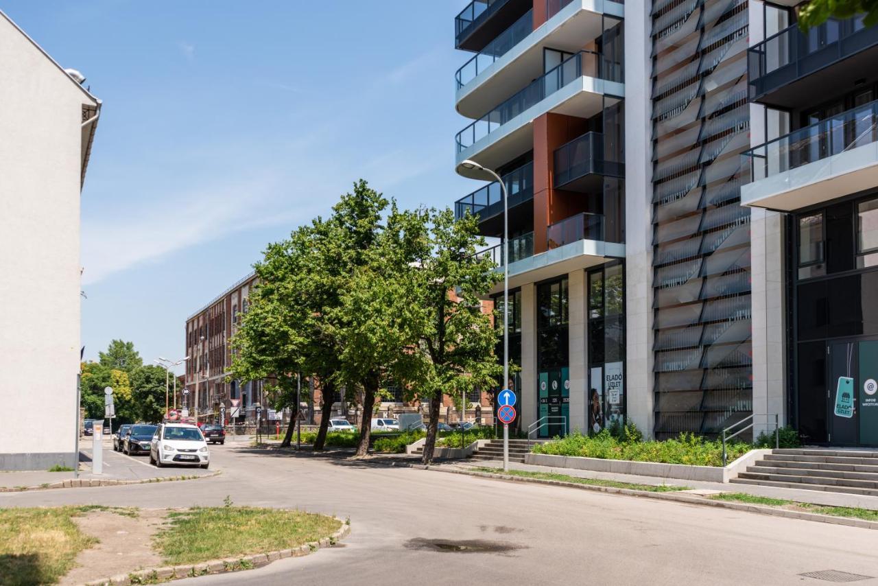 Sweet , 30sqm Studio, Free Private Parking, Mountain View, Balcony, 20 Min From Downtown Appartement