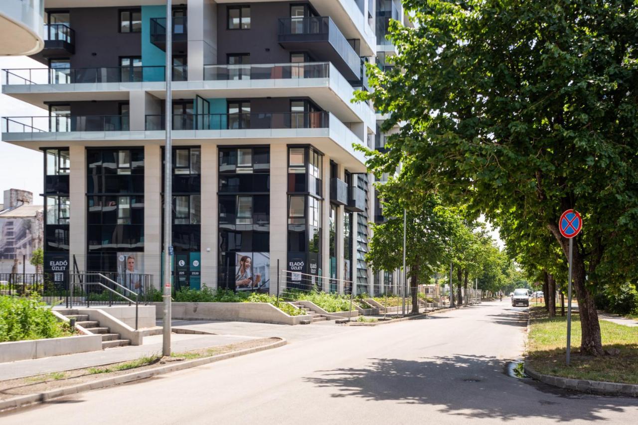 Sweet , 30sqm Studio, Free Private Parking, Mountain View, Balcony, 20 Min From Downtown Apartman *