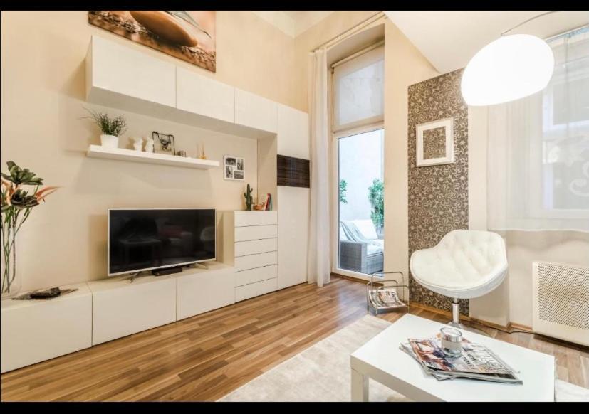 Center Studio With Sauna And Patio Apartament *