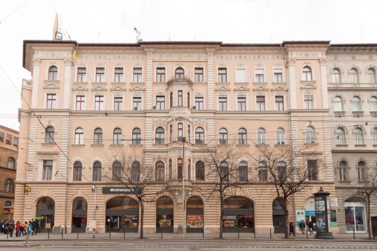 Katarina Blaha Square Apartman *