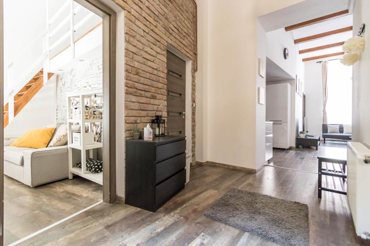 Katarina Blaha Square Apartman *
