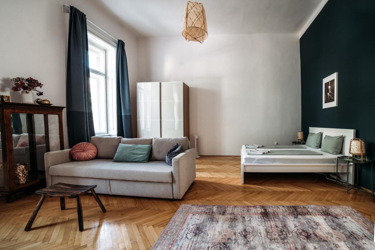 Apartmán Spacious Near Liget *