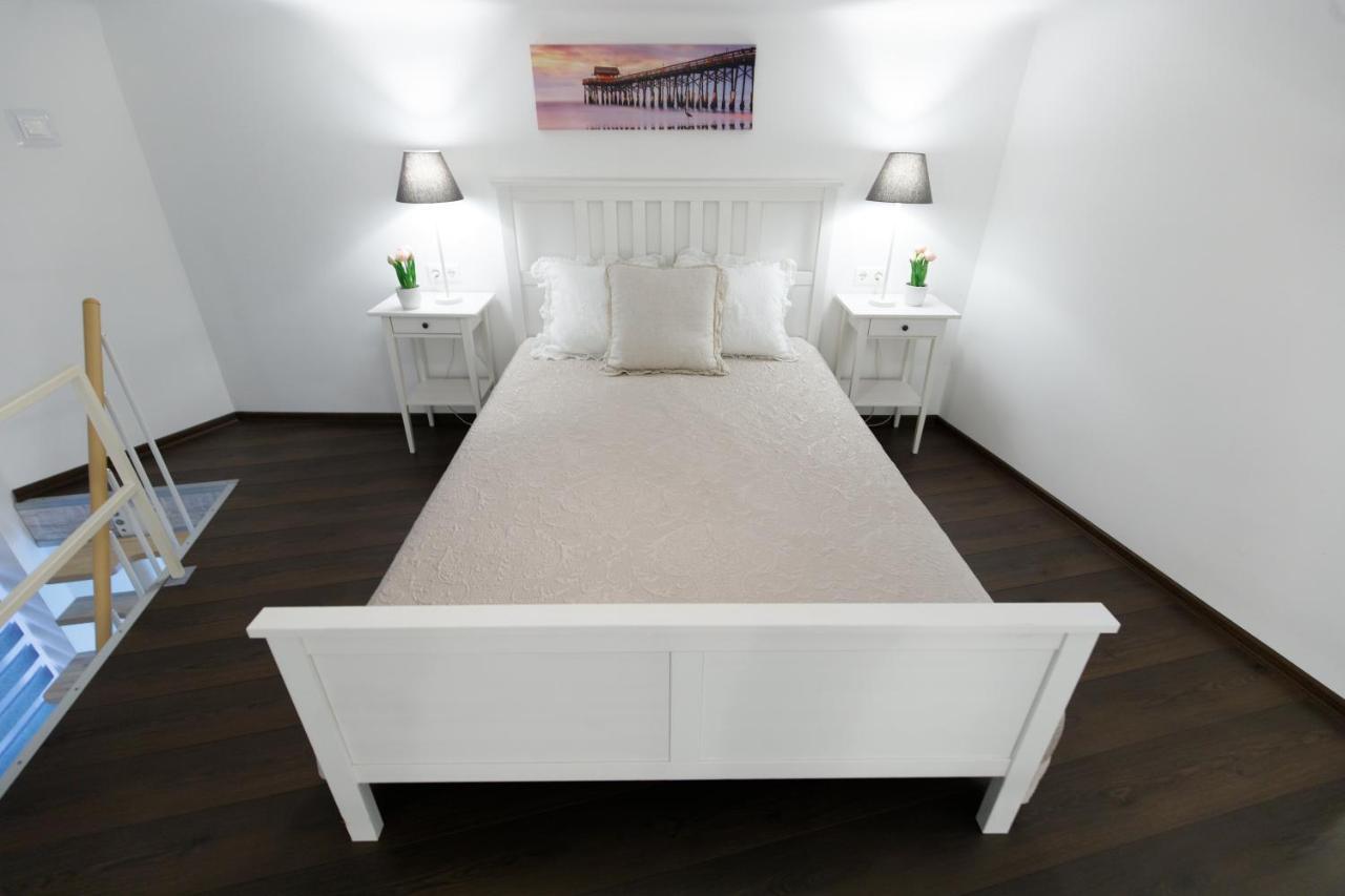 Sleek Minimalist Studio At Inner Apartmán