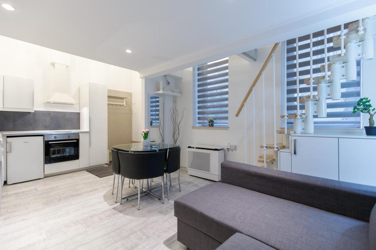 Sleek Minimalist Studio At Inner Apartmán *