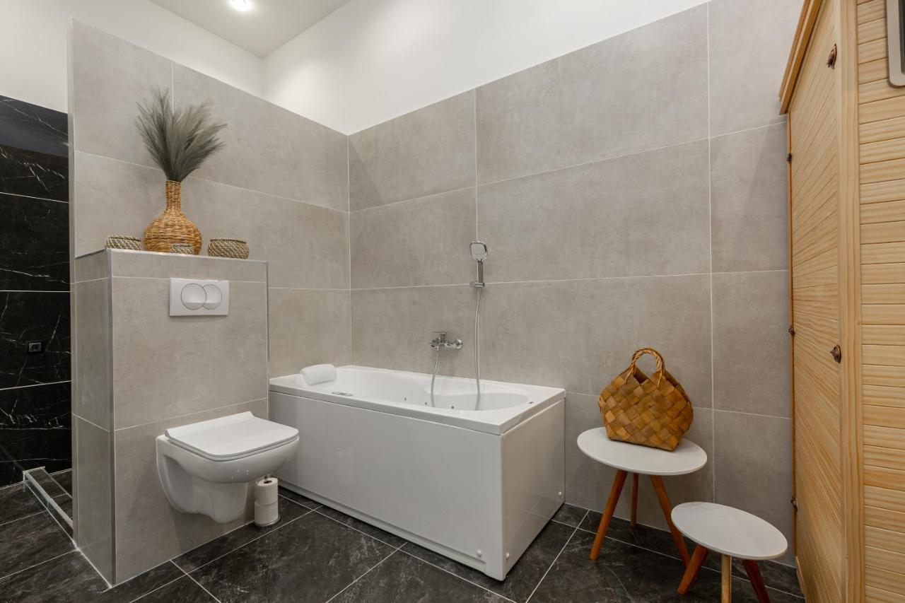 Super 2br-2bt With Balcony&view&sauna&jacuzzi Appartamento