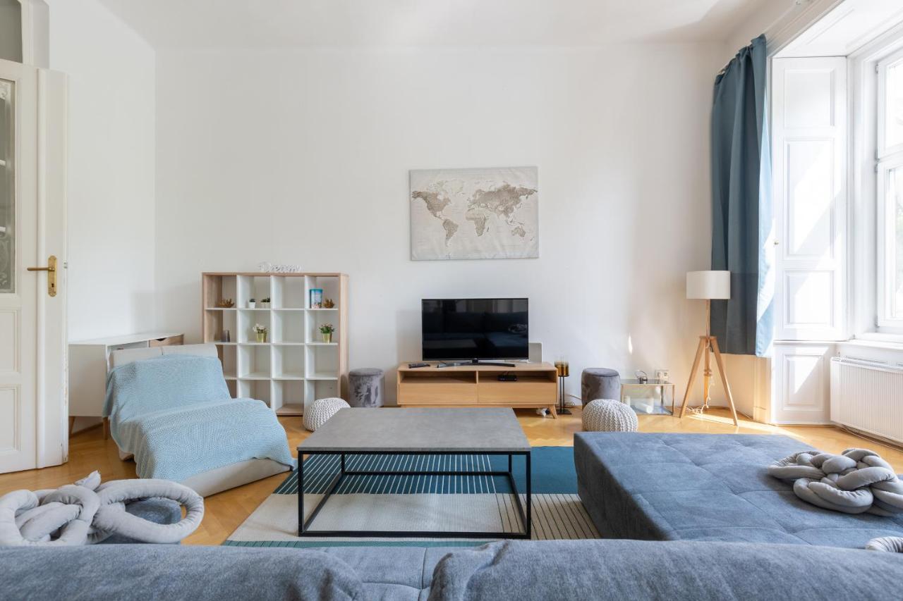 Appartamento Super 2br-2bt With Balcony&view&sauna&jacuzzi Budapest