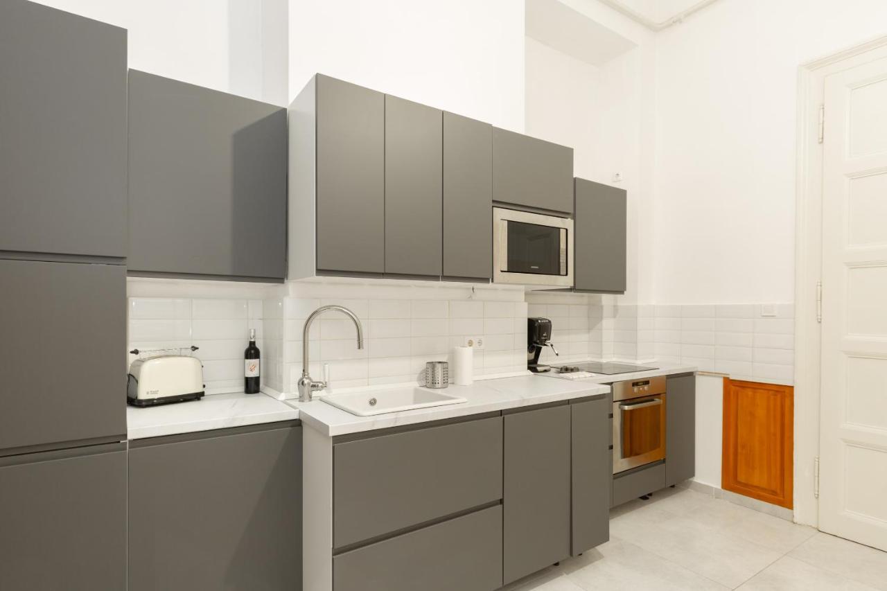 Super 2br-2bt With Balcony&view&sauna&jacuzzi * Budapest