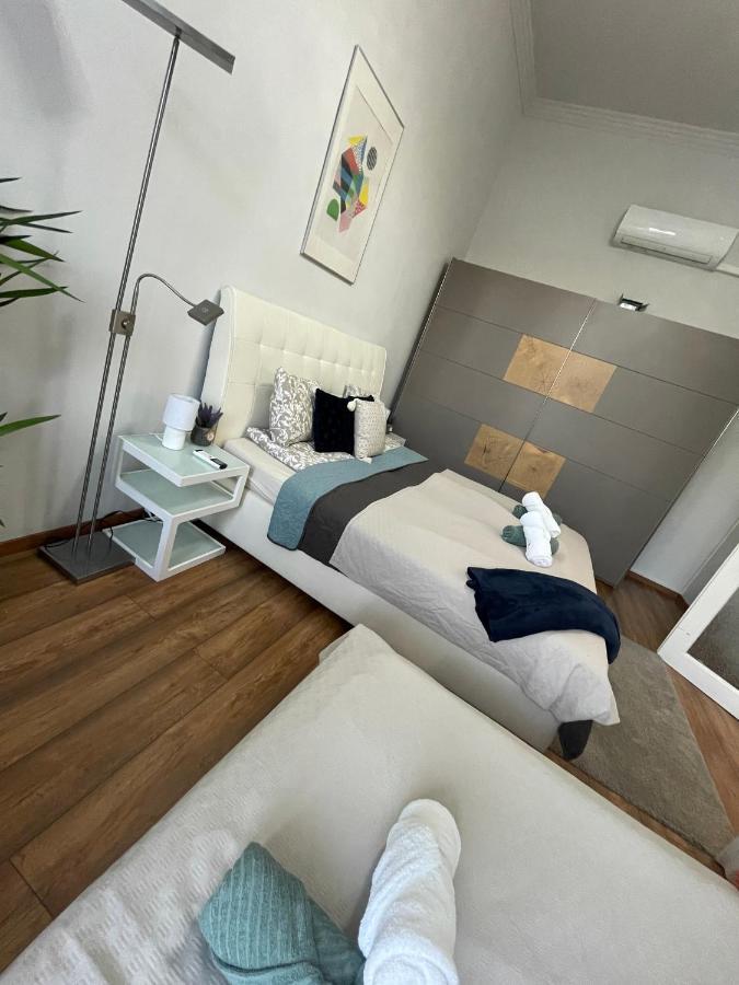 Luxury Riverside Panorama Apartment *