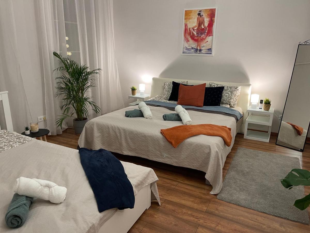 Luxury Riverside Panorama Apartment