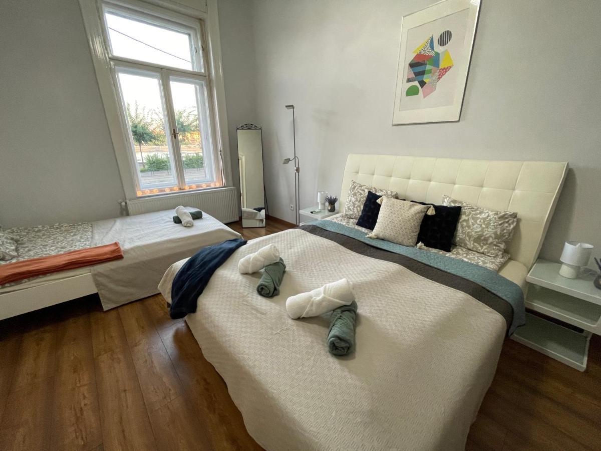 Luxury Riverside Panorama Apartment *