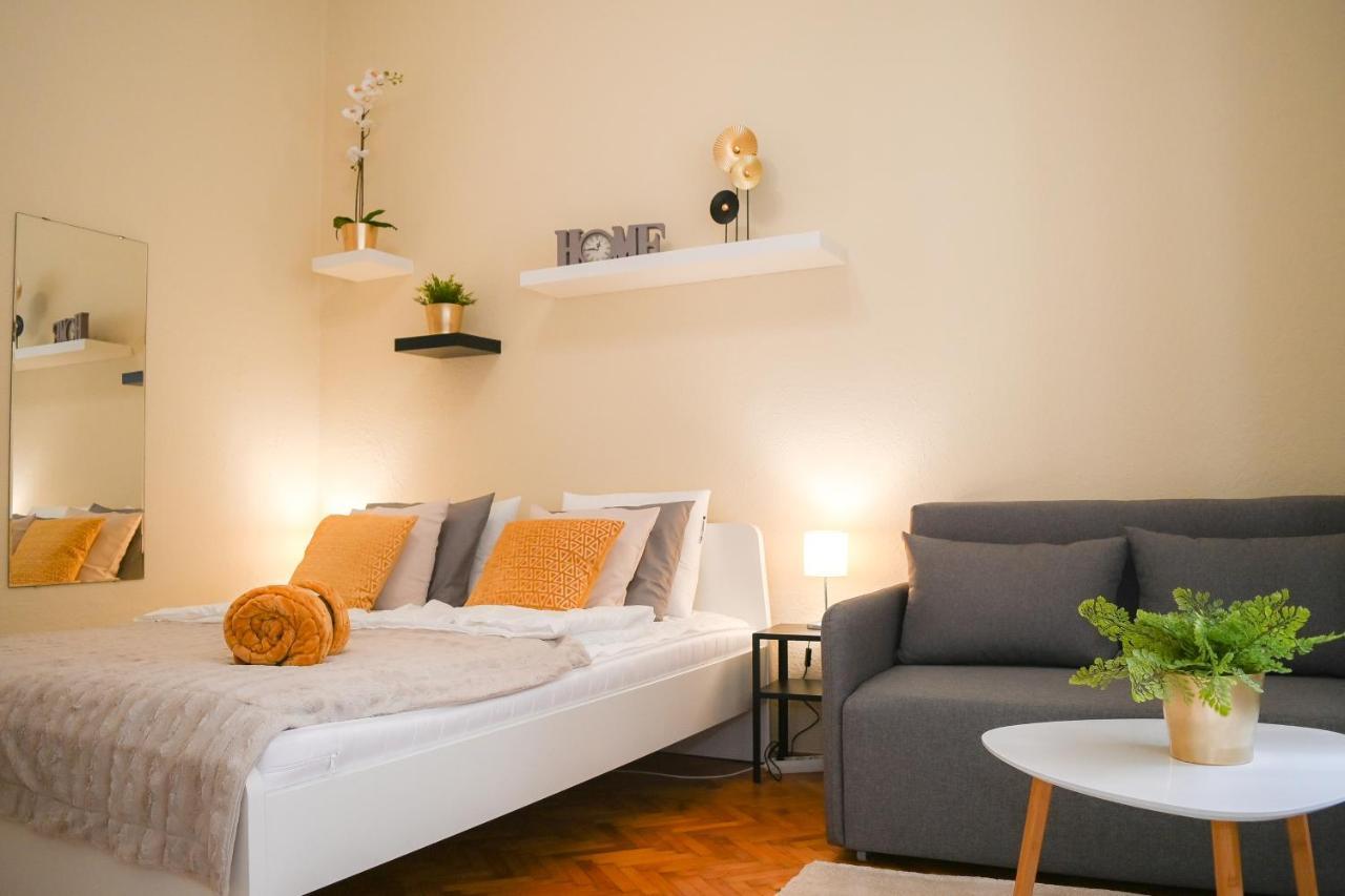 Your In Budapest: Cozy, & Silent Budapest