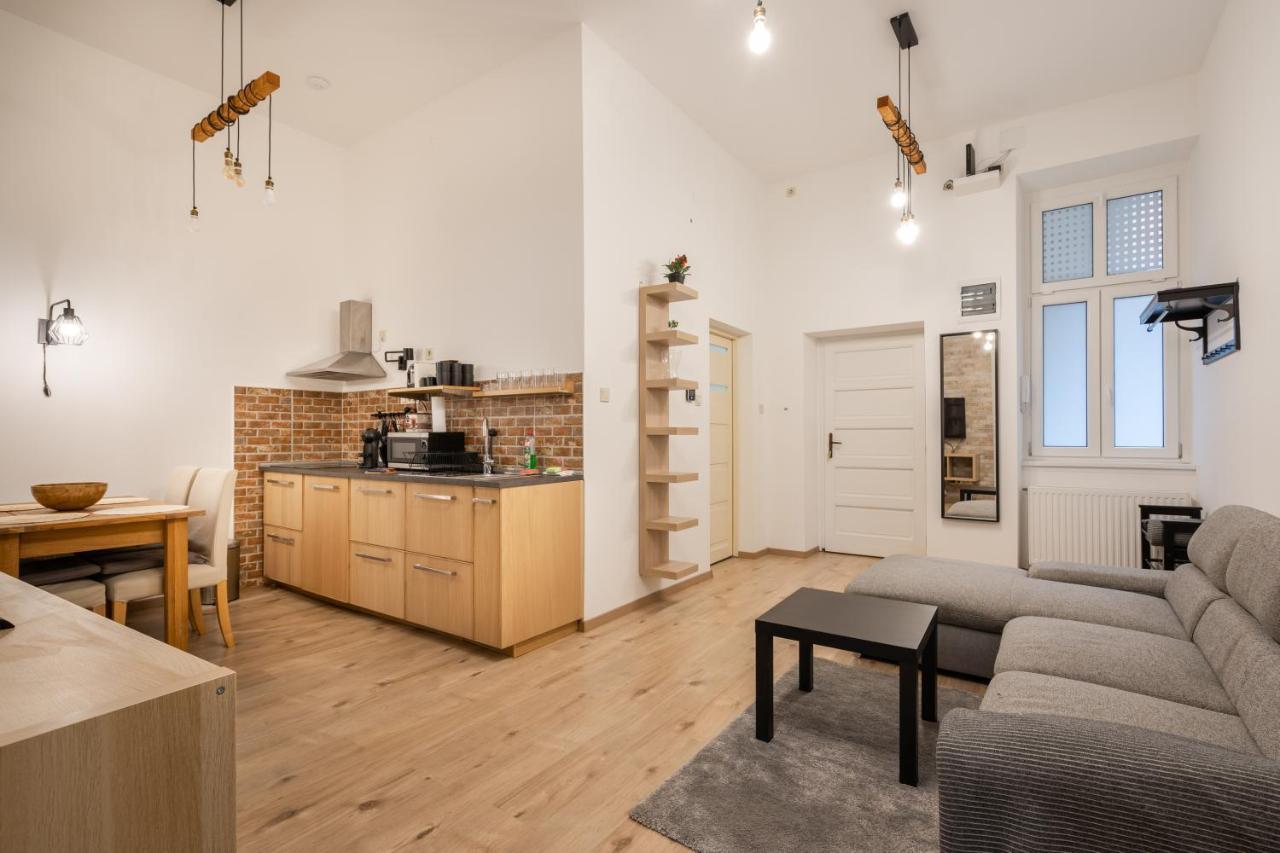 Peachy Homes * Budapest
