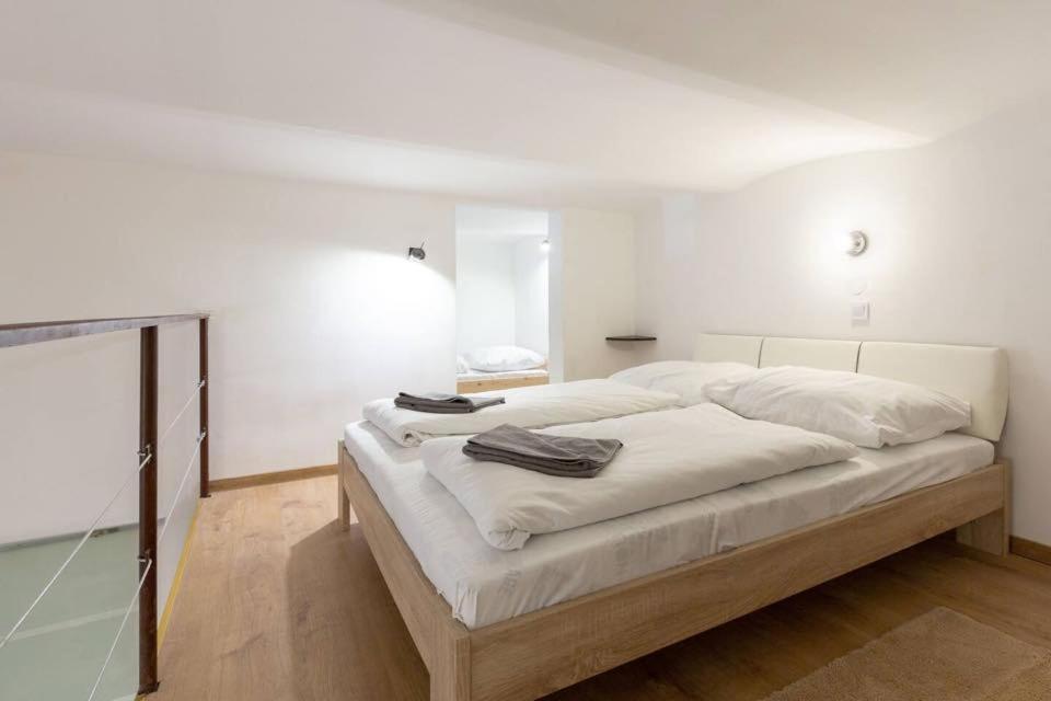 Stylish Loft Flat In The Heart Of Appartamento Budapest