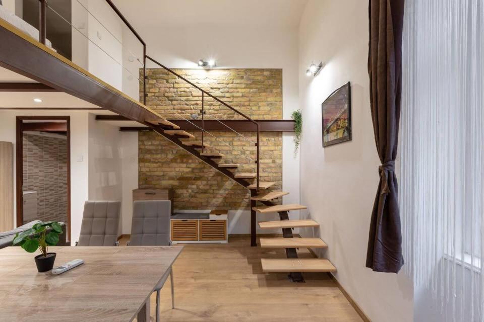 Appartamento Stylish Loft Flat In The Heart Of Budapest