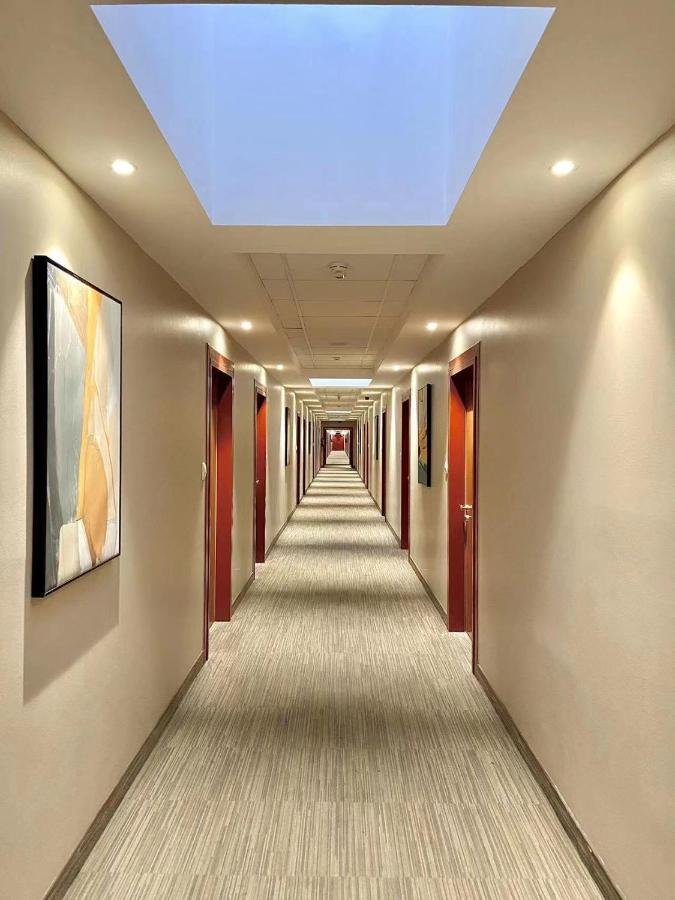 Milky Way Hotel 4*