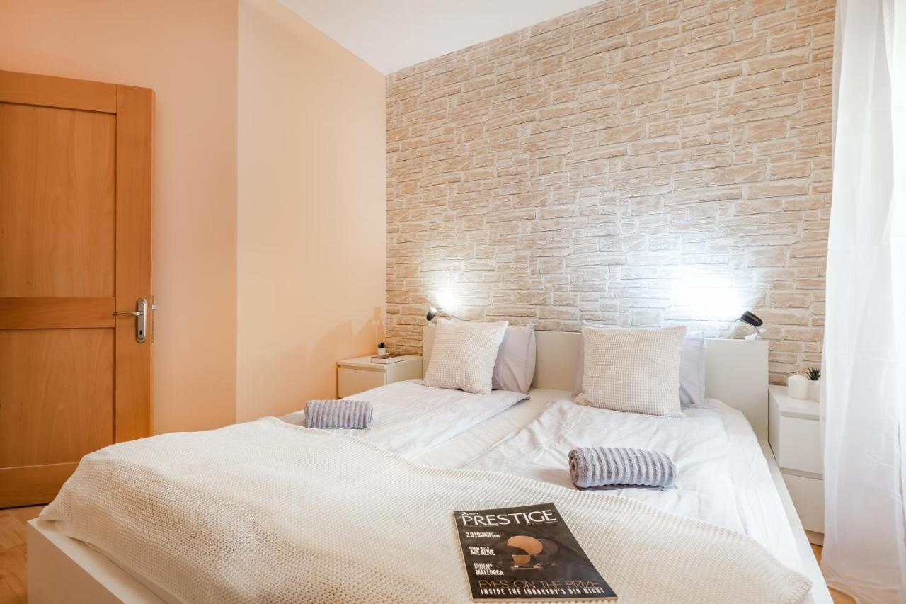 Premier Apartment