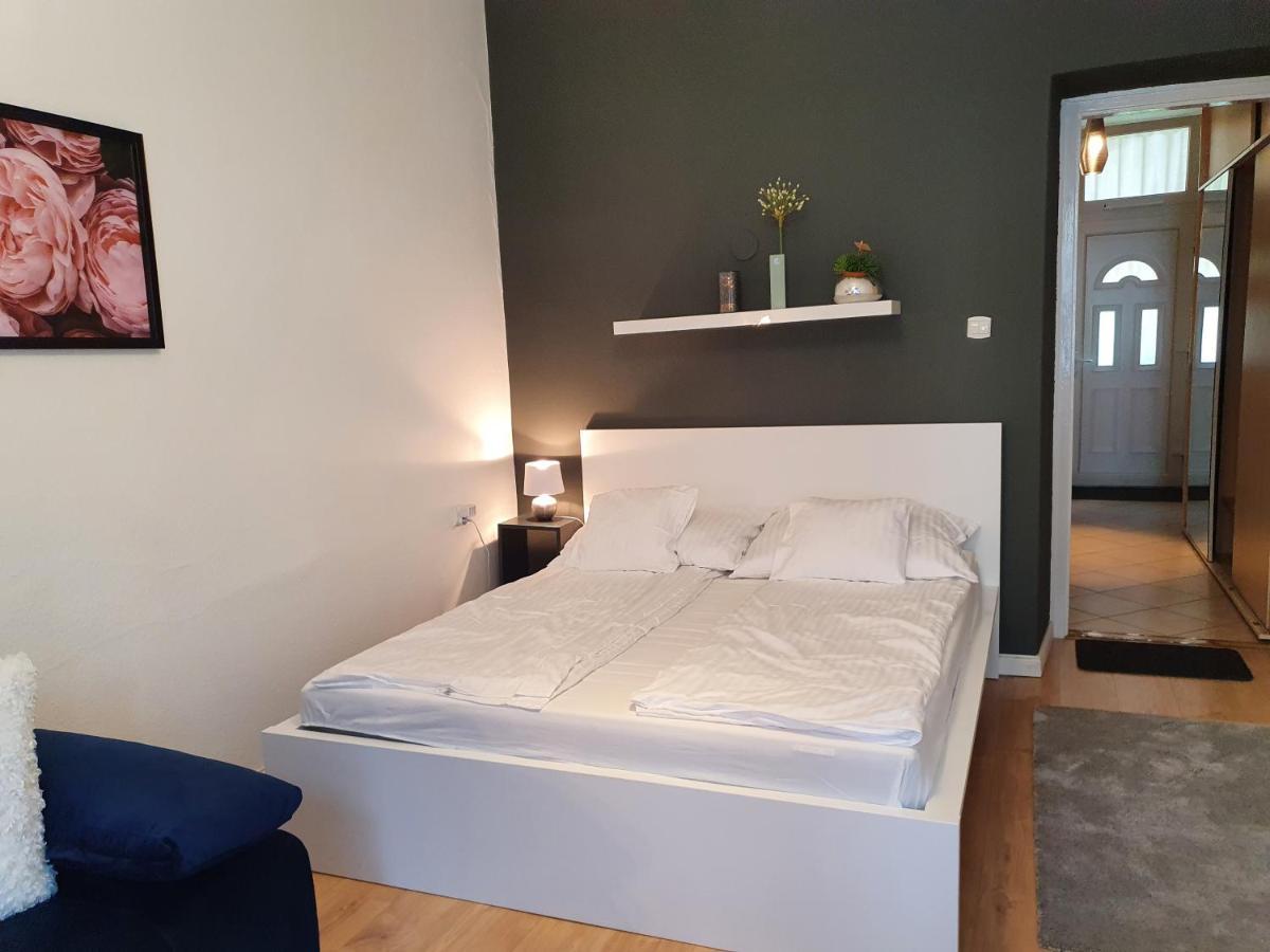 Apartament Boesix *