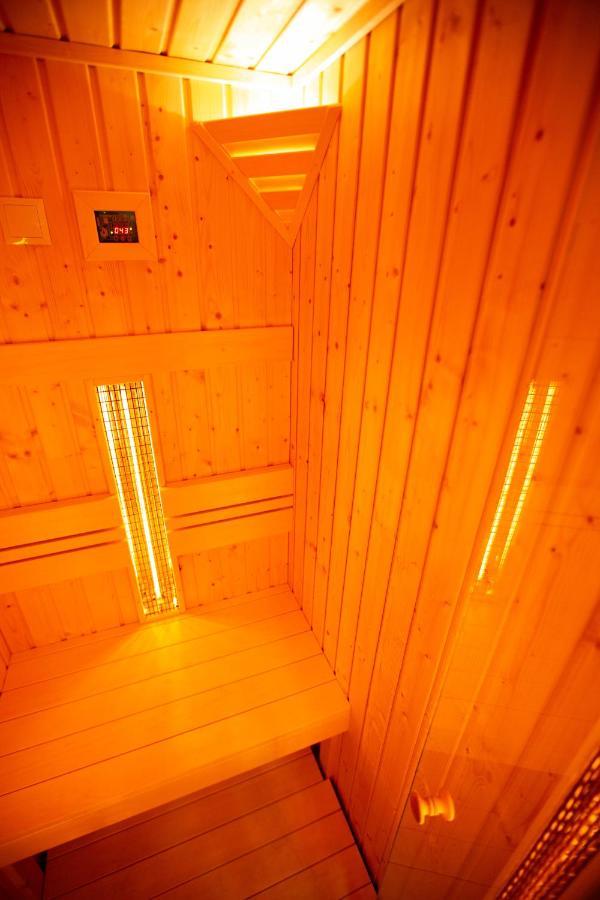 Luna Lux Residency *
