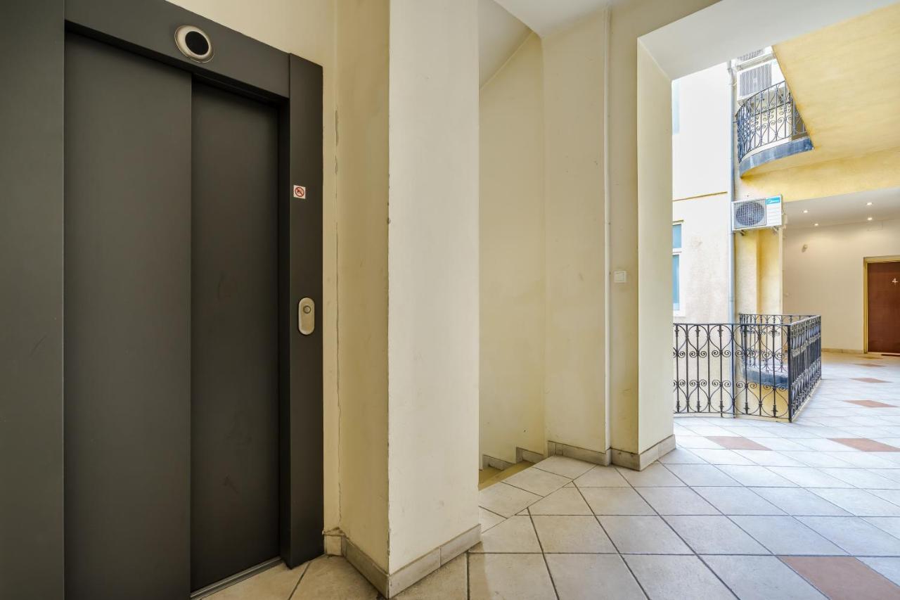 Premier Apartment