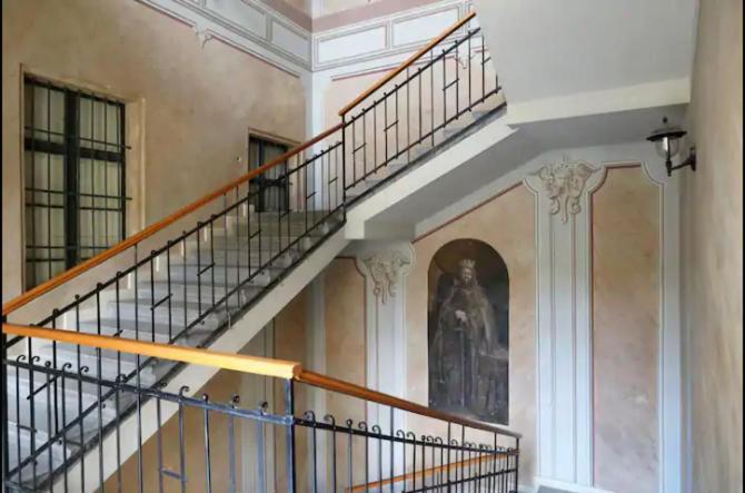 3bdr/2bath/3a/c Design Apt, Central, Free Parking, Quiet Apartamento