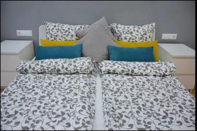 3bdr/2bath/3a/c Design Apt, Central, Free Parking, Quiet Apartamento
