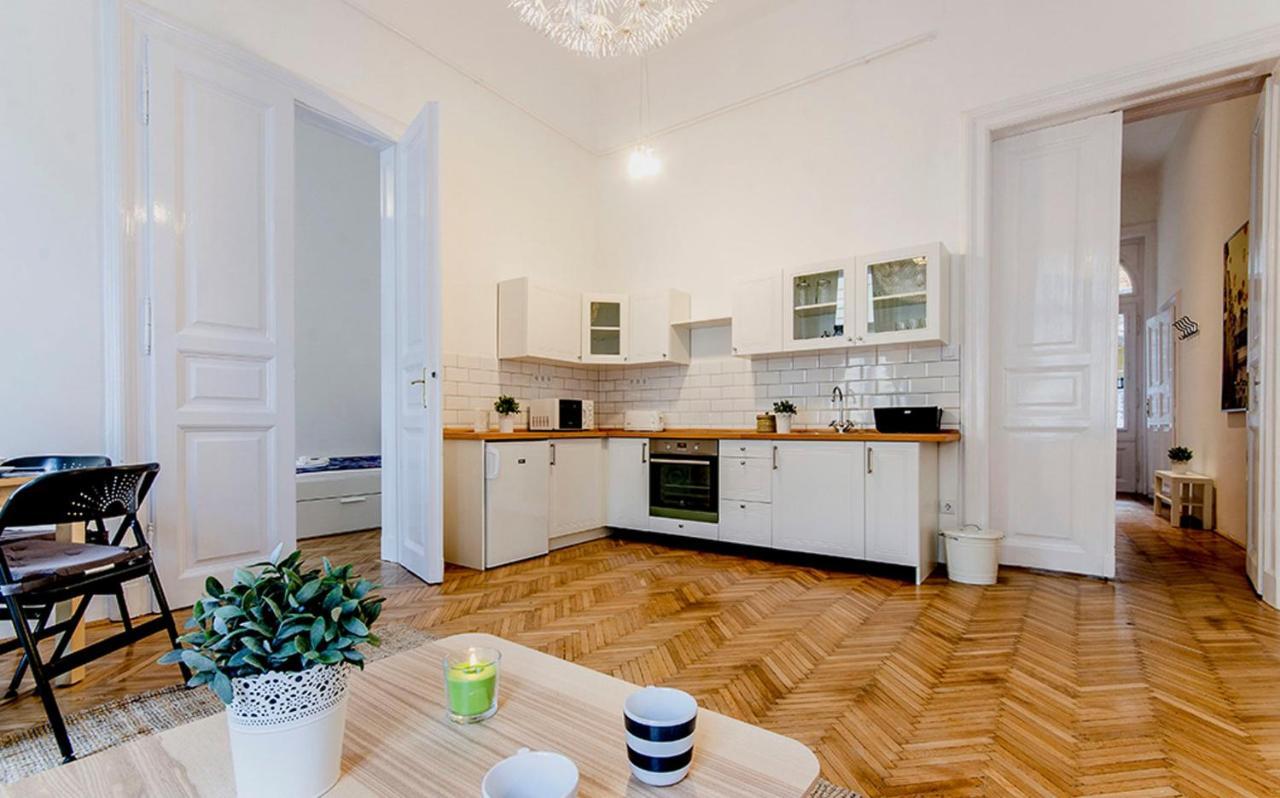 Cozy 2 Bedroom In Terez Boulevard. Apartment *