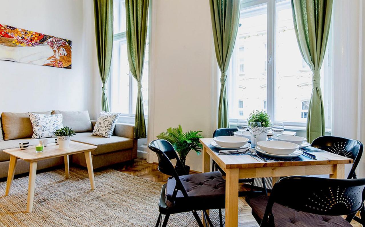 Cozy 2 Bedroom In Terez Boulevard. Apartment *