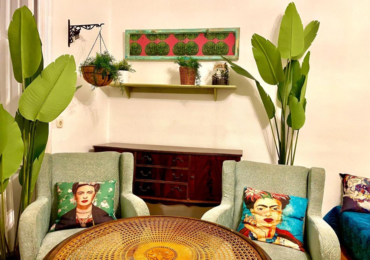 Boutique Studio Flat At City Center Apartment *