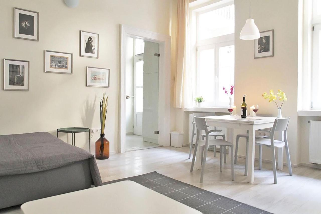 Eotvos Design * Budapest