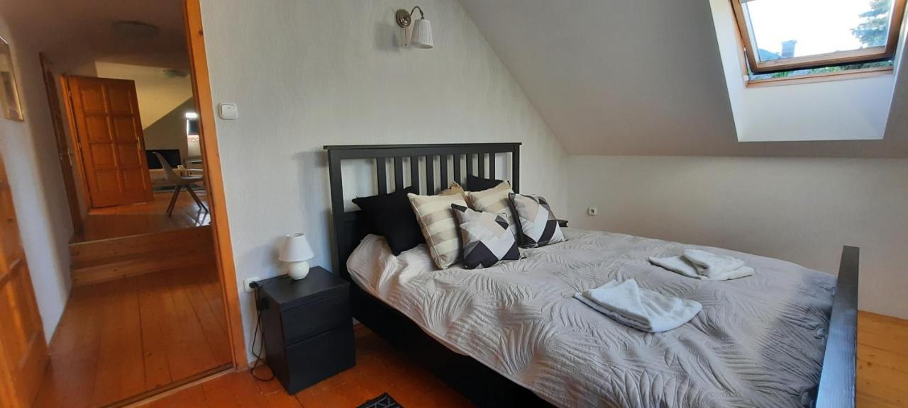 Hi-bp Garden City Batsanyi 3 Rooms, Upstairs Near The City Train With Free Parking Budapeszt