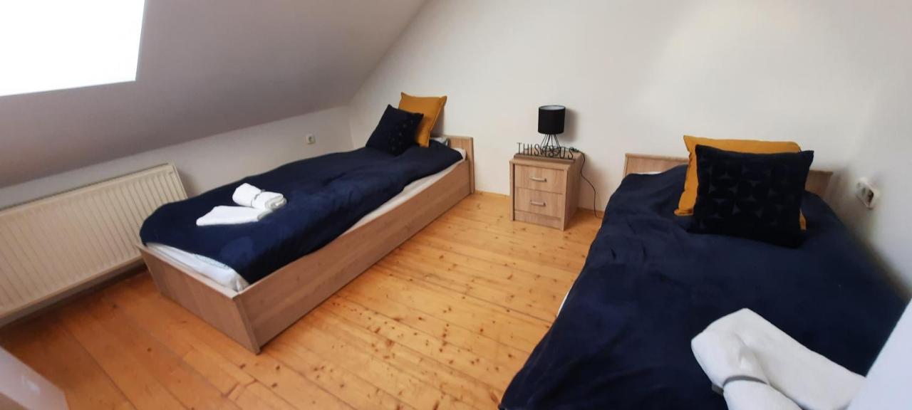 Hi-bp Garden City Batsanyi 3 Rooms, Upstairs Near The City Train With Free Parking * Budapeszt