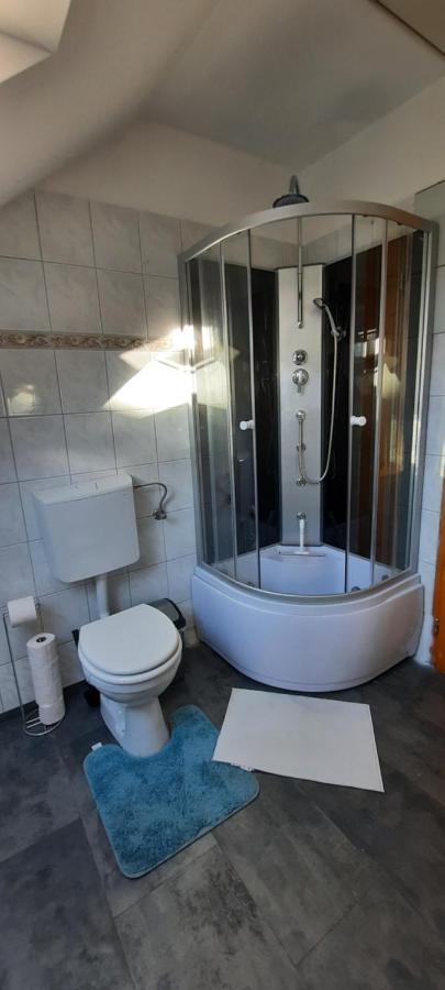 Hi-bp Garden City Batsanyi 3 Rooms, Upstairs Near The City Train With Free Parking * Budapeszt