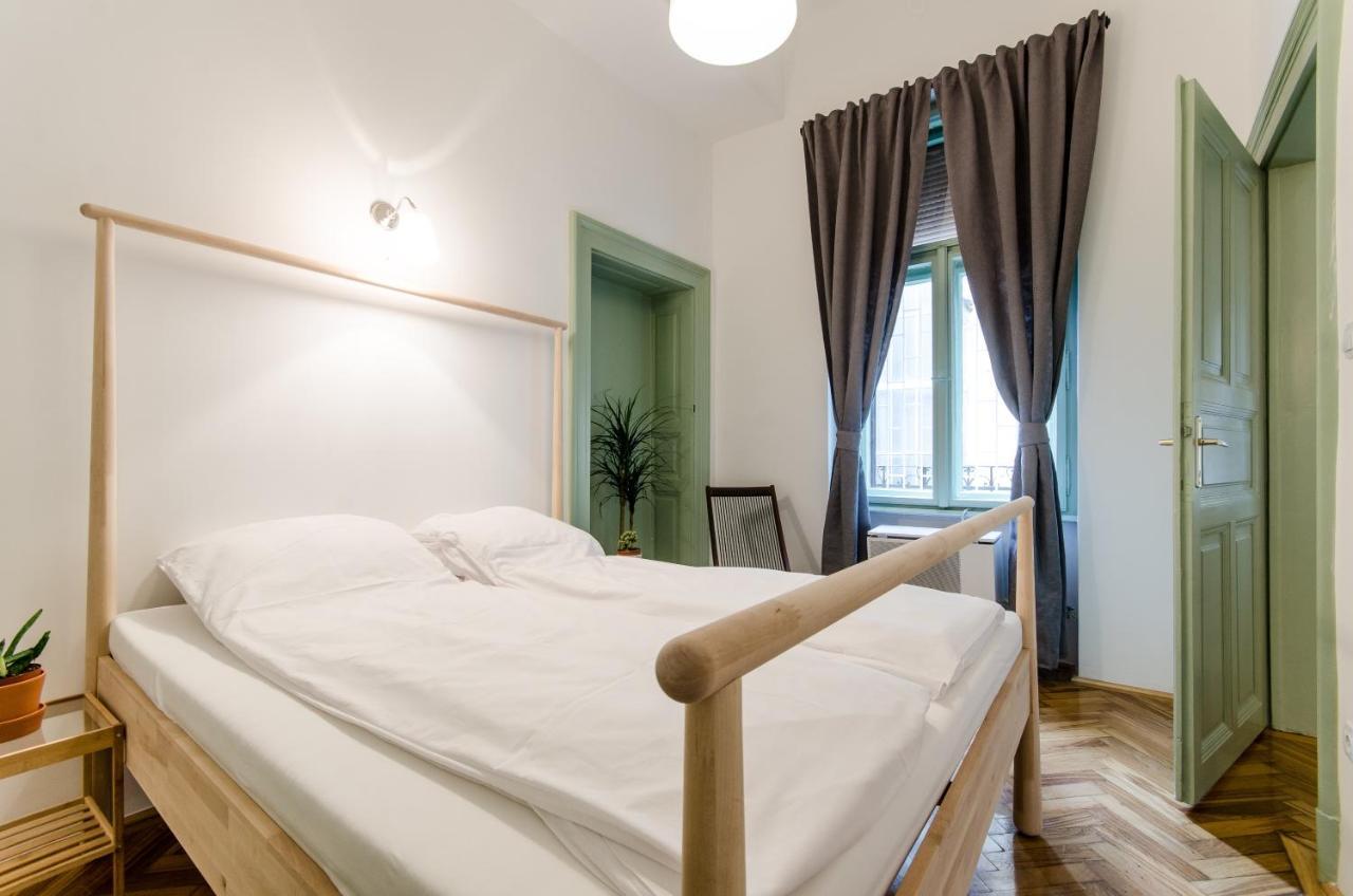 B63 2 Bedroom In Heart Of Apartamento