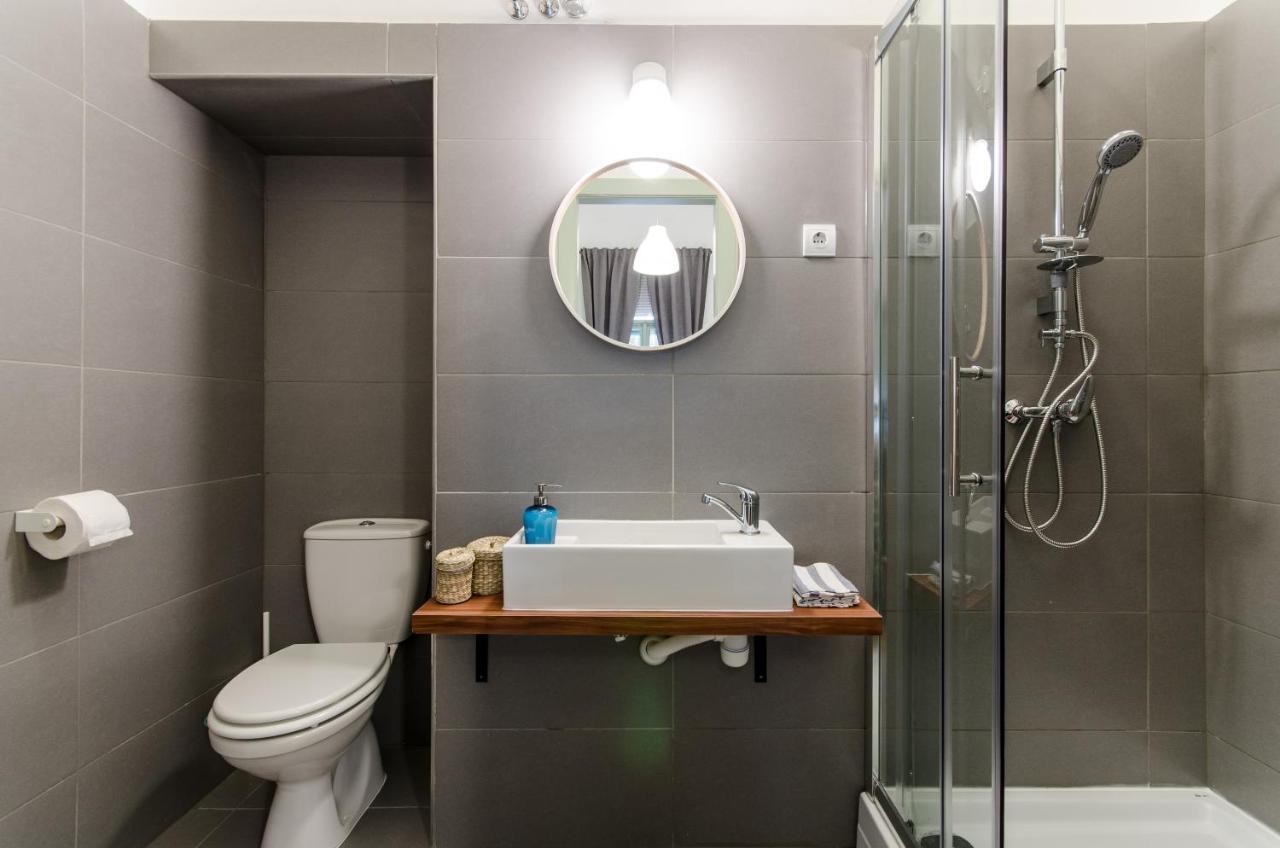 B63 2 Bedroom In Heart Of *