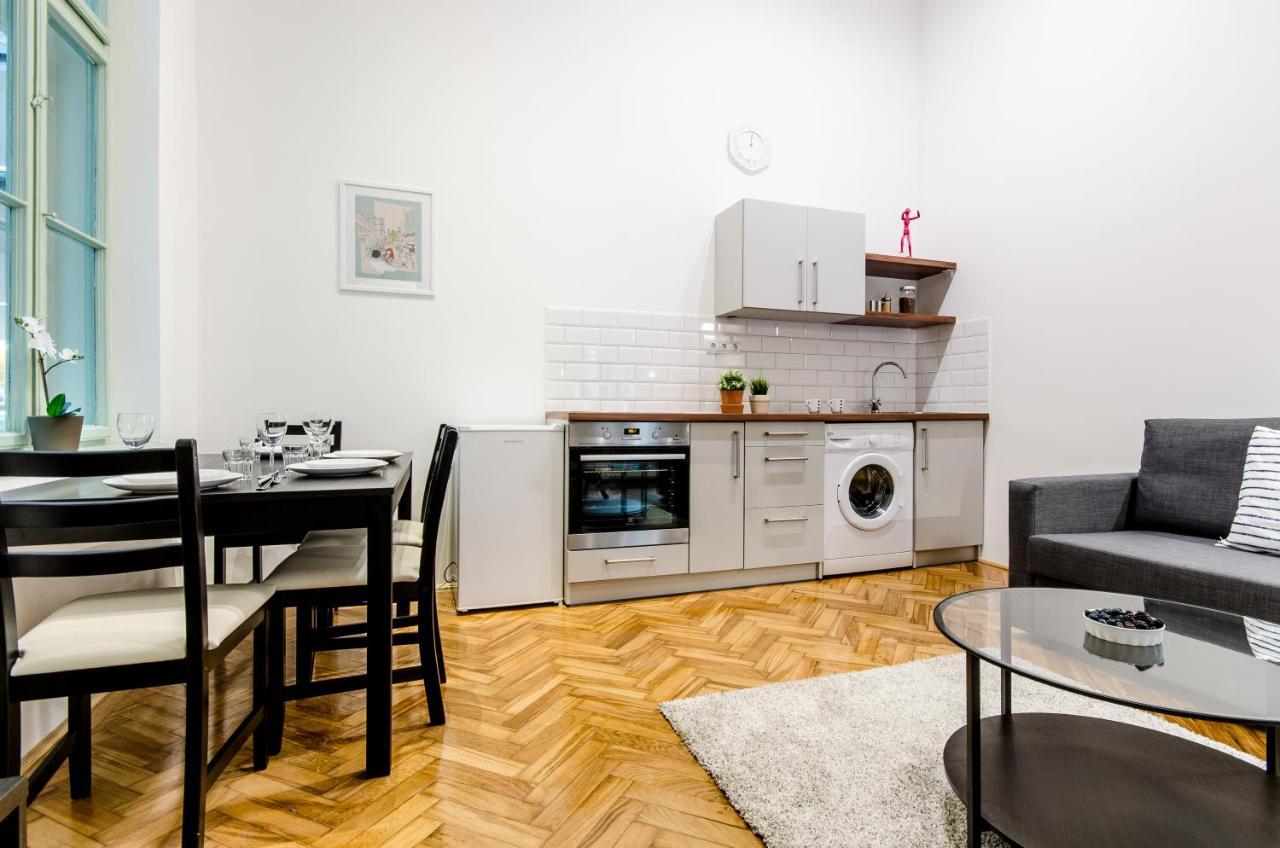 B63 2 Bedroom In Heart Of Apartamento